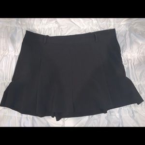 Pleated Black shorts. Look like a skirt! Size M